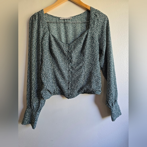 Abercrombie & Fitch Tops - Abercrombie & Fitch, Floral‎ Cropped Top, Green/Cream, Size Small